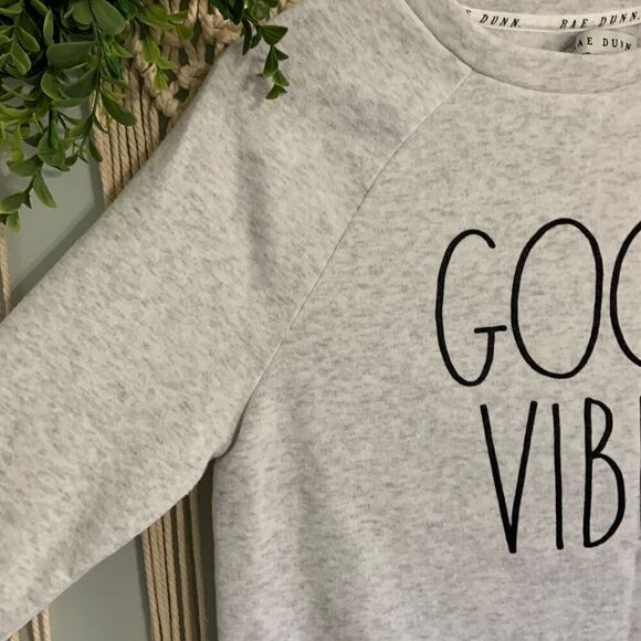 RAE DUNN Women’s GOOD VIBES Pullover Sweatshirt Size Small - Picture 4 of 8